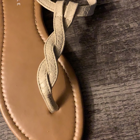 Aeropostale sandals - Picture 3 of 4